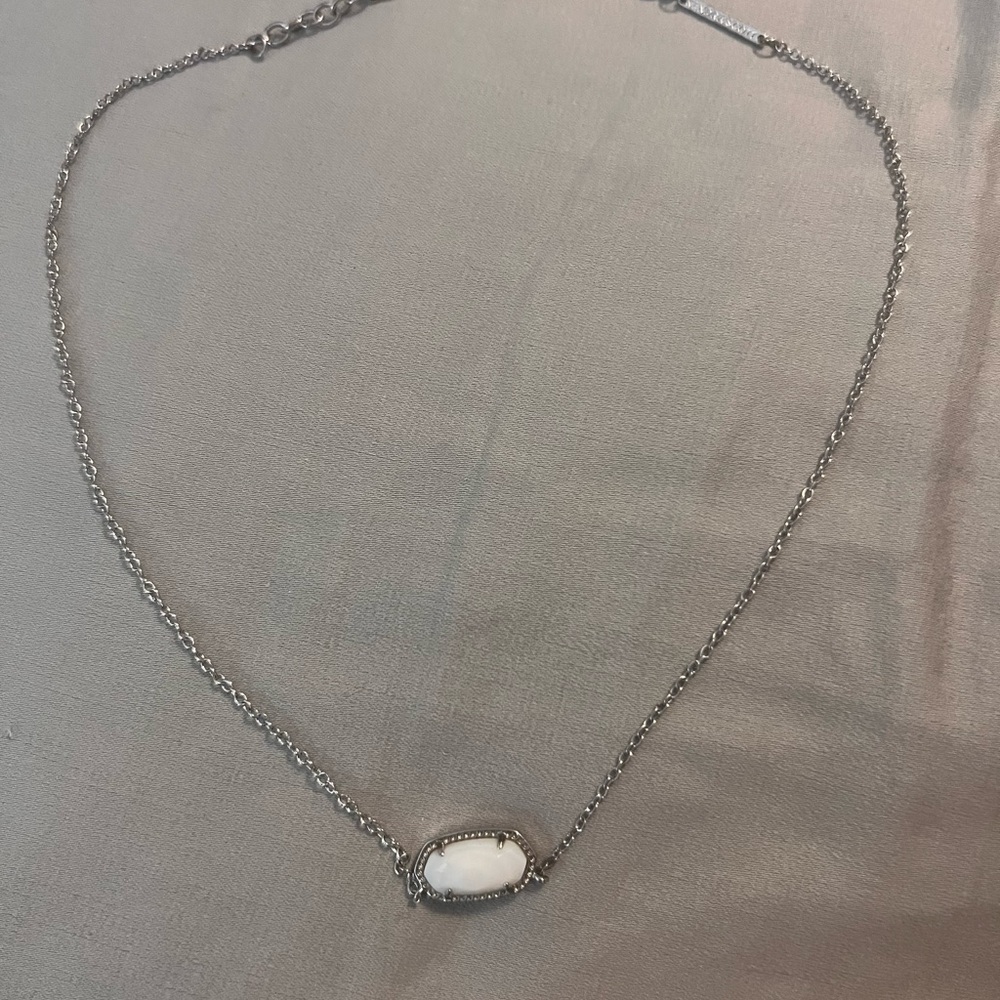 Kendra Scott Elisa Pendant Silver Necklace in White Pearl